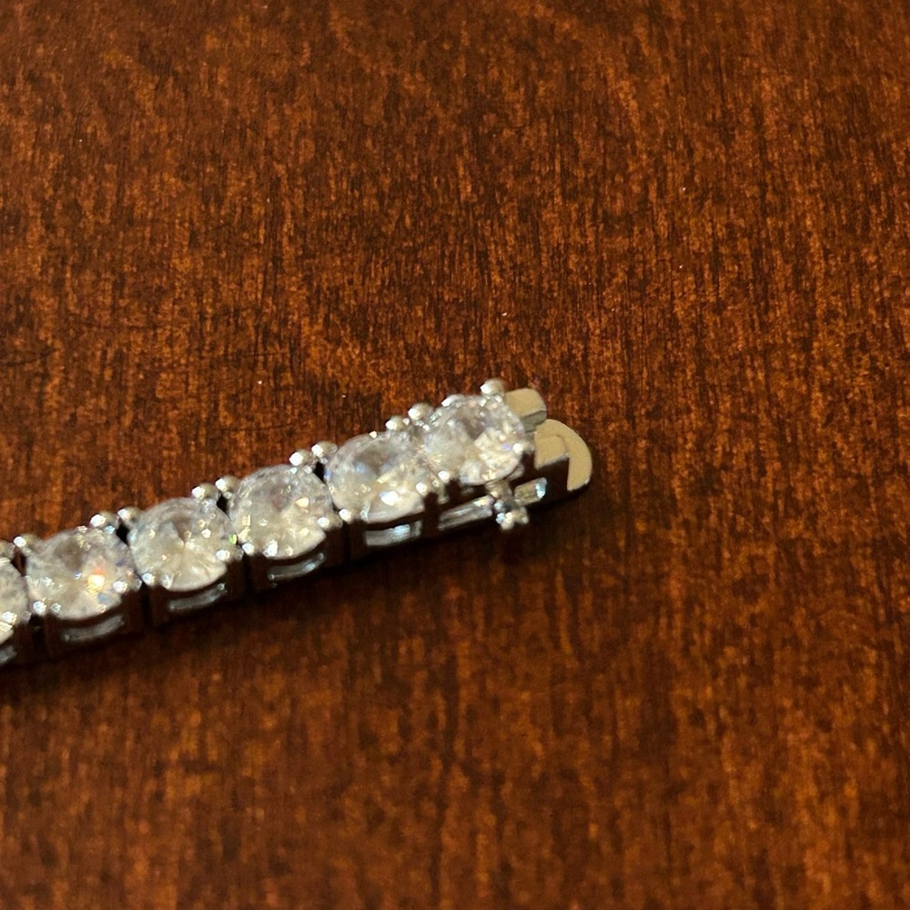 5mm 9 Inch Silver Tennis Bracelet | VVS1 Moissanite - Picture 4 of 7